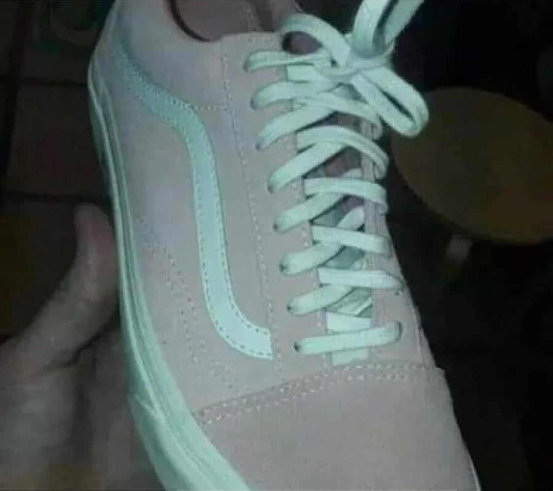 Why can't people agree about this shoe color?